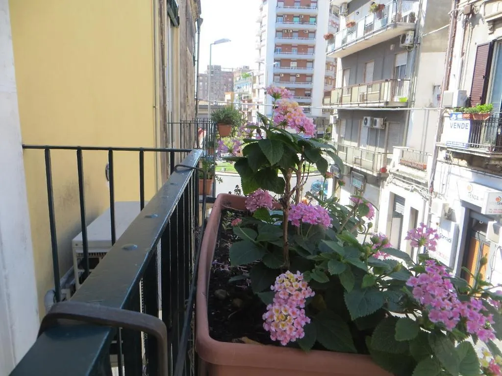 Al Mare In Citta Bed and Breakfast Catania Bed & Breakfast